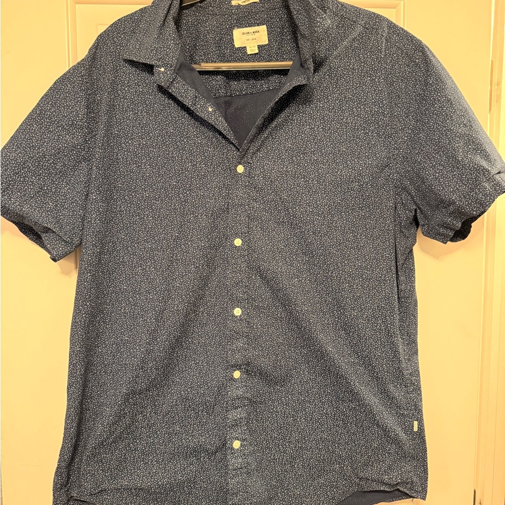 Men's Blue Patterned Casual Button-Down Shirt